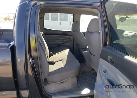 2005 Toyota Tacoma Prerunner V6 z USA, uszkodzony, nr VIN 5TEKU72N95Z101933